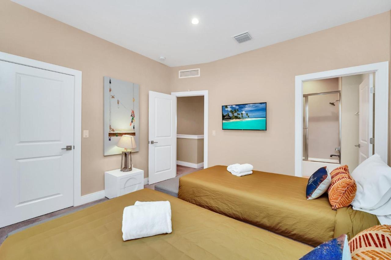 Luxury Villa Less Than A Mile From Disneyworld -Bonus Elevator- Orlando Luaran gambar